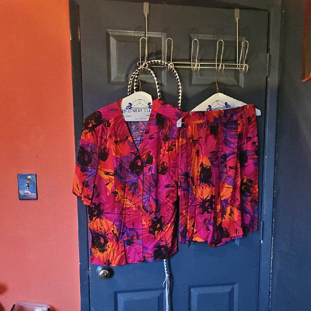 Vibrant Floral Women's Top and Short Set